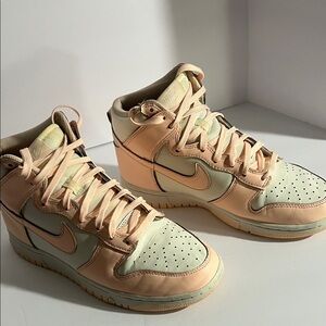 Nike Dunks High size 8 women’s